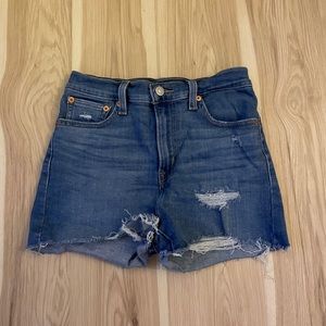 Levi’s High Rise Short Size 26